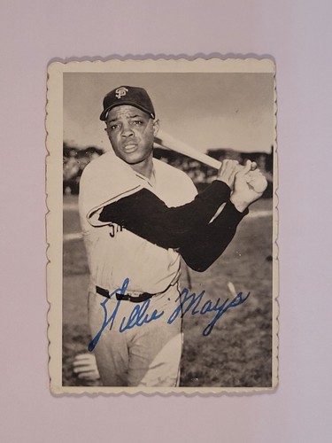 Willie Mays #33 1969 Topps Deckle Edge card
