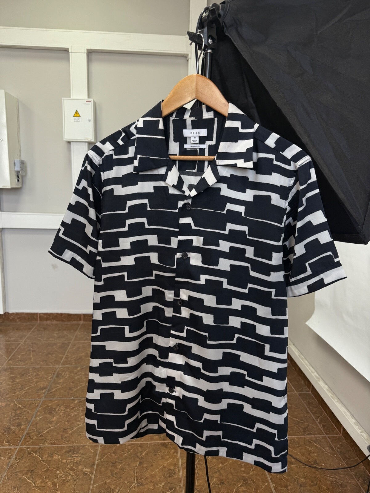 Reiss Luxury Abstract Asymmetrical Button Up Shirt Rare size M