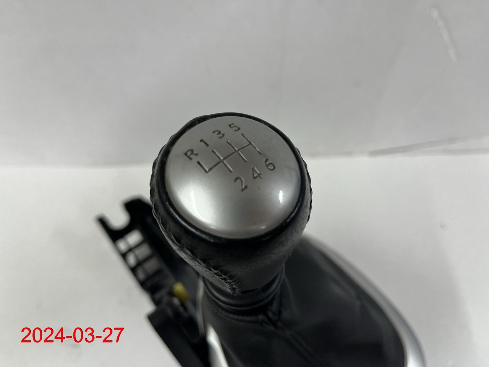 NISSAN JUKE F15 GEAR SHIFTER KNOB MECHANISM MANUAL 9614440 Used 