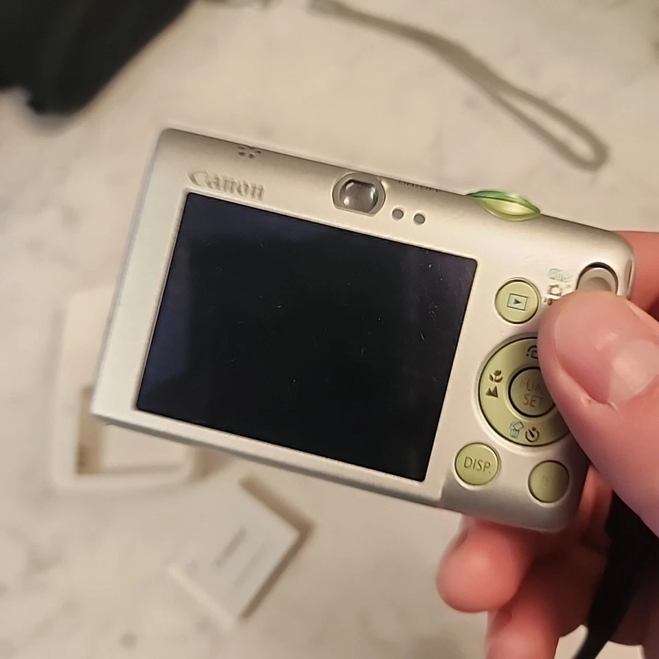 Canon PowerShot SD1200 IS Digital ELPH 10.0MP Digital Camera w/Charger (TESTED) - Image 4 of 4