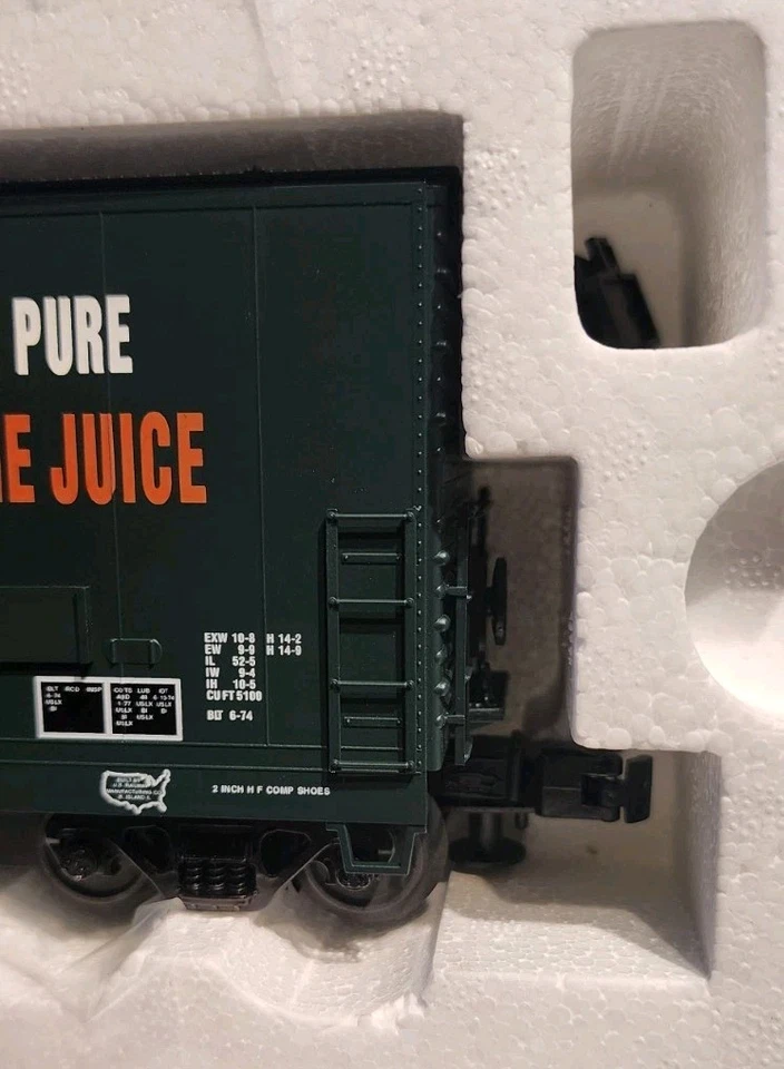 Atlas O Scale Evans 53' Double Plug Door Box Car Tropicana #13062 (3-Rail) - Image 3 of 4