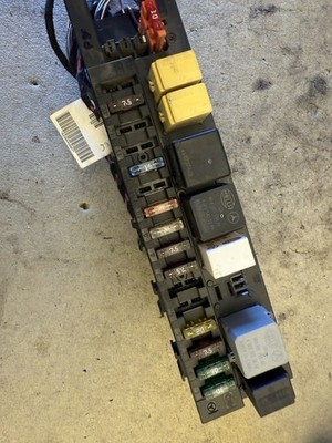 01-09 Mercedes W203 W209 C320 CLK350 Rear Trunk SAM Fuse Relay Module 2035453401