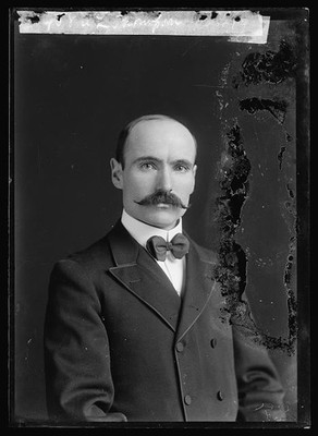 Photo:Thompson, Albert L.
