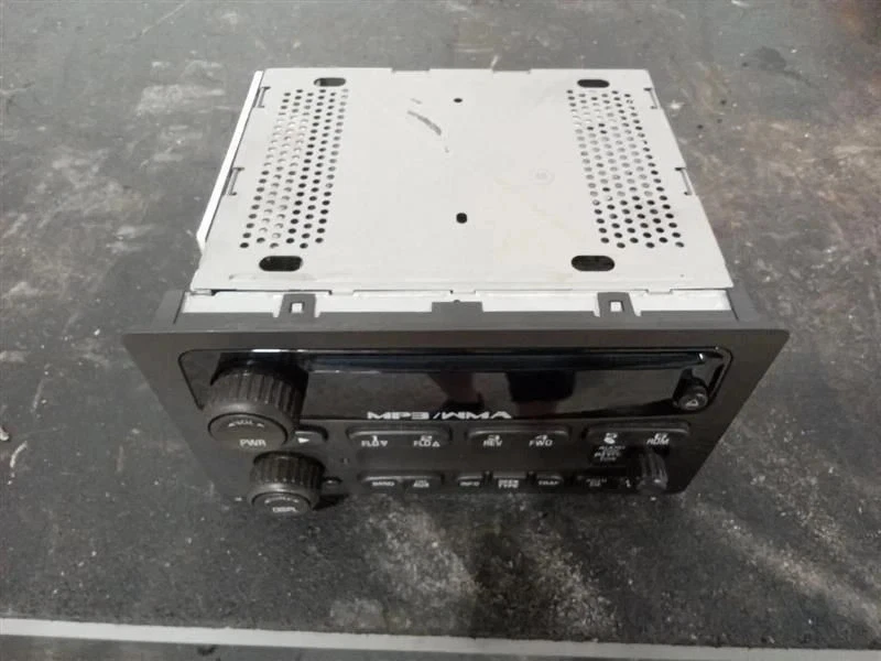 2005-2012 Chevrolet Colorado Radio AM-FM-stereo-MP3-CD único (opcional US8) FABRICANTE DE EQUIPAMENTO ORIGINAL - Imagem 4 de 4