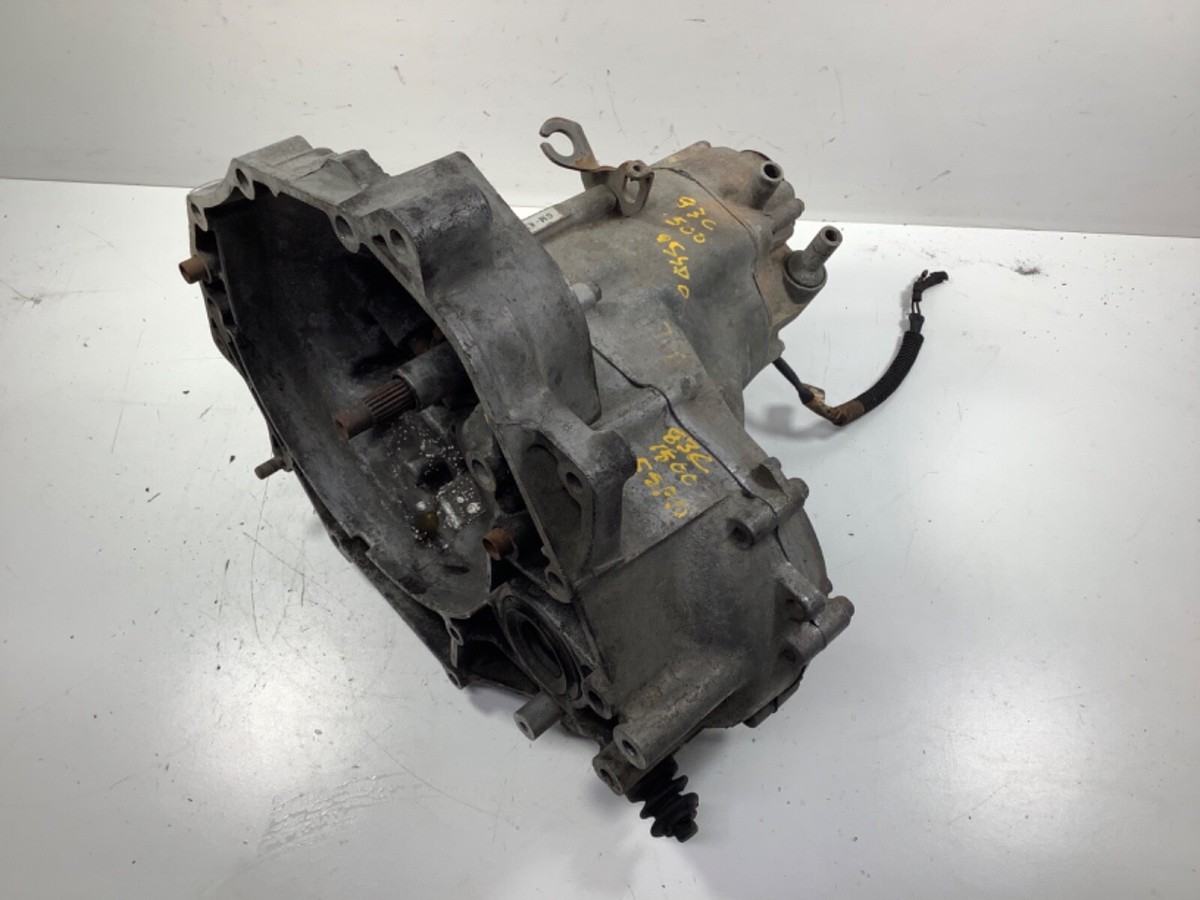ホンダ　 Y80 ミッション　5MT シビック 80-83 Honda Civic 5 Speed MT Transmission Housing 21200-PA0-000