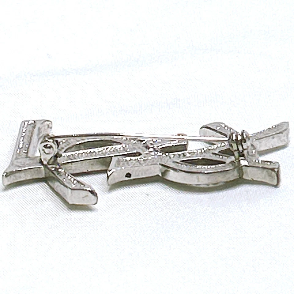 Spilla logo YSL Yves Saint Laurent autentico strass tono argento GIAPPONE - Immagine 4 di 4