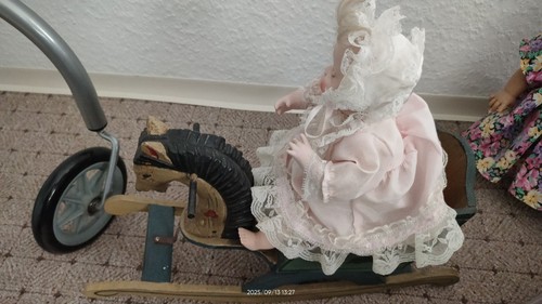 Altes Vintage Puppen Holz SCHAUKELPFERD mit Puppe Spieluhr Melodie i.d. Puppe - Bild 11 von 14