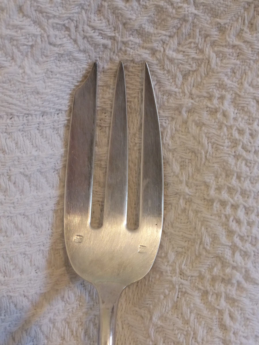 ANCIENNE GRANDE FOURCHETTE A POISSON ? METAL ARGENTE ? LABAT ? DEETJEN ?