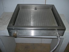 bac / présentoir carré en inox pour commerce