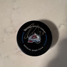 2017-18 Fanatics Under Wraps NHL Series 1 Autographed Hockey Puck 15