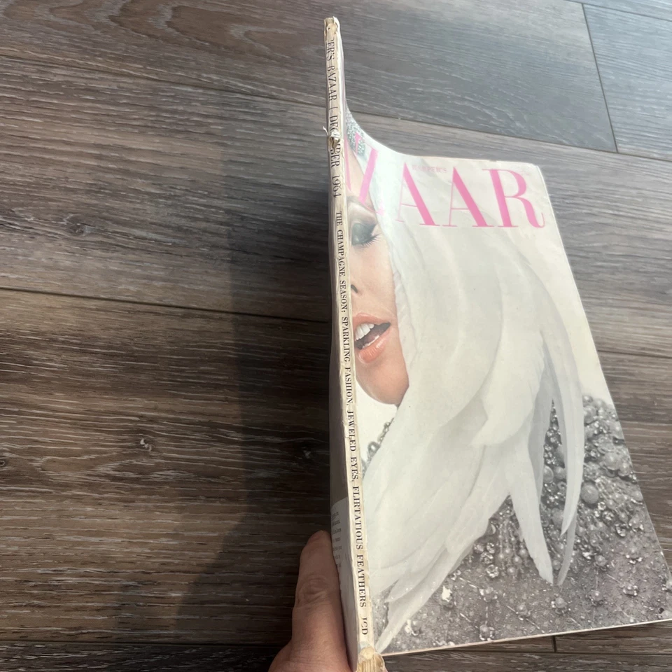 Harper's Bazaar Dec 1964 Fashion Cover By Sokolsky Cadilac Car Add - Imagem 3 de 4