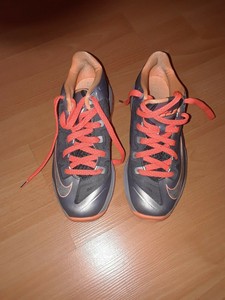 lebron youth basketball shoes