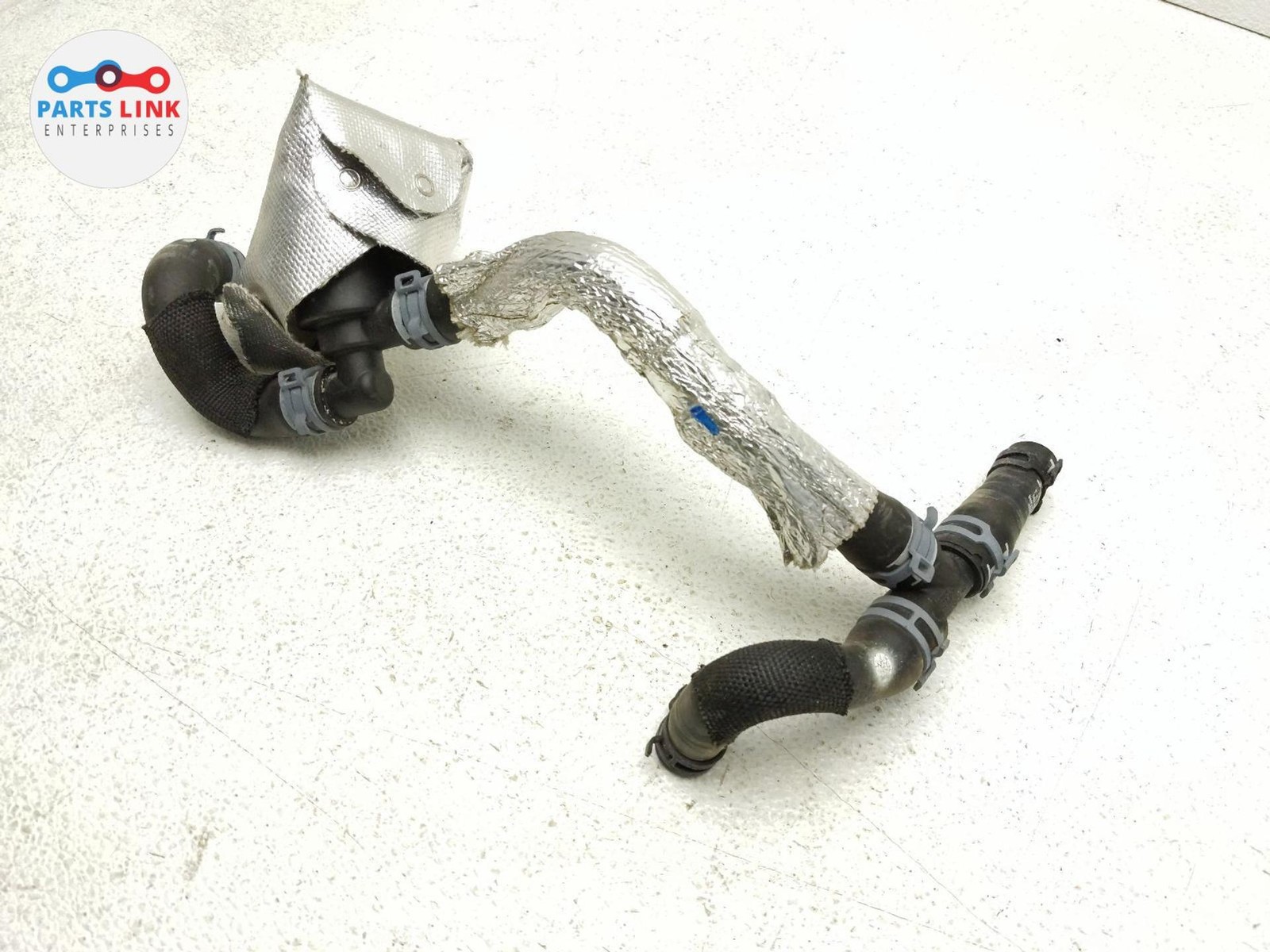 2016-20 BENTLEY BENTAYGA LEFT TRANSMISSION AUX COOLANT PUMP HOSE LINE 4.0L 3K