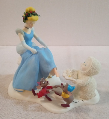2006 Department 56 Disney Snowbabies Cinderella ''If The Shoe Fits'' #56.69830