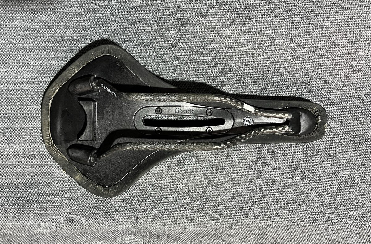 Fi'zi:k Antares R1 Saddle Road 140 x 274mm 7 x 9 Carbon Braided