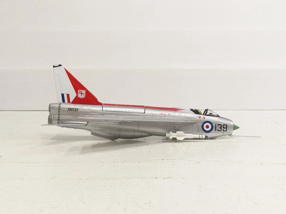Corgi AA32303 English Electric Lightning F.M.K. 1/72 NIB - Image 2 of 4