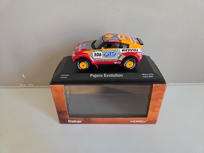 Norev 1/43 Mitsubishi Pajero EVO Peterhansel/Cottret - Winner Dakar Rally 2005