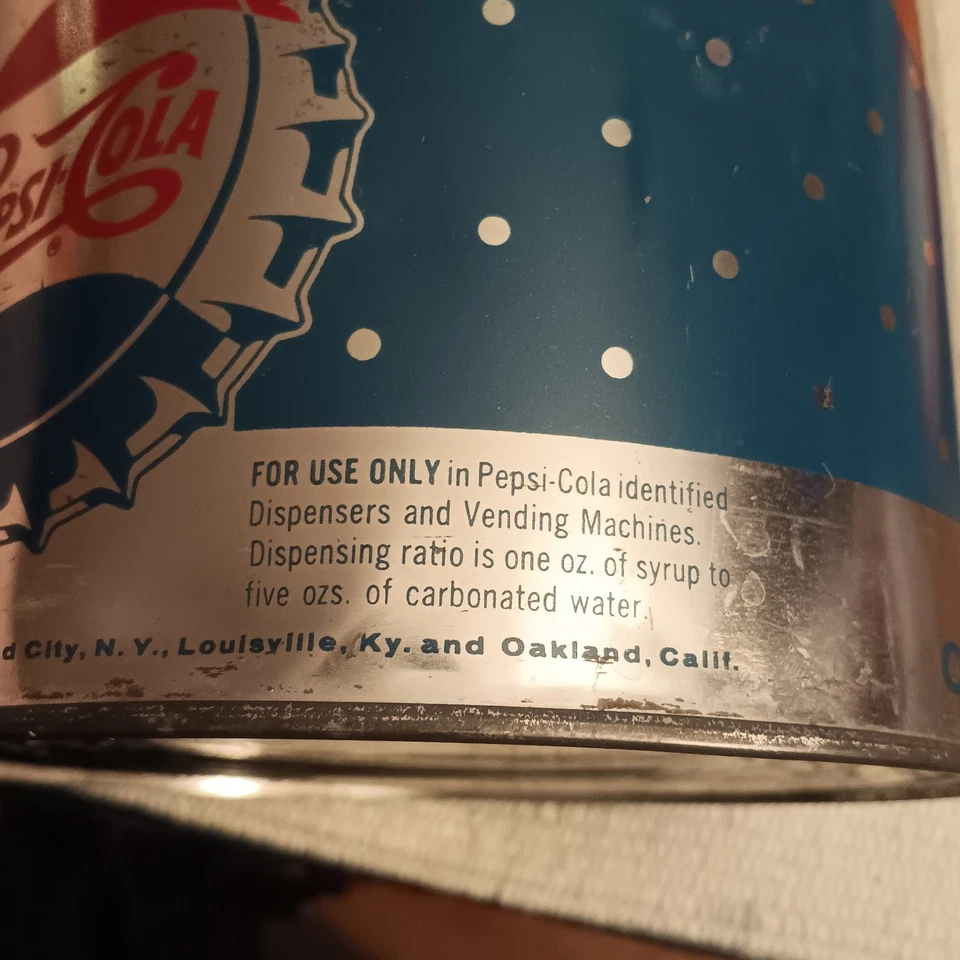 Lata de jarabe fuente de un galón Pepsi Cola vintage de los años 50, 7" de diámetro × 8,5" de alto Foto 3 de 4