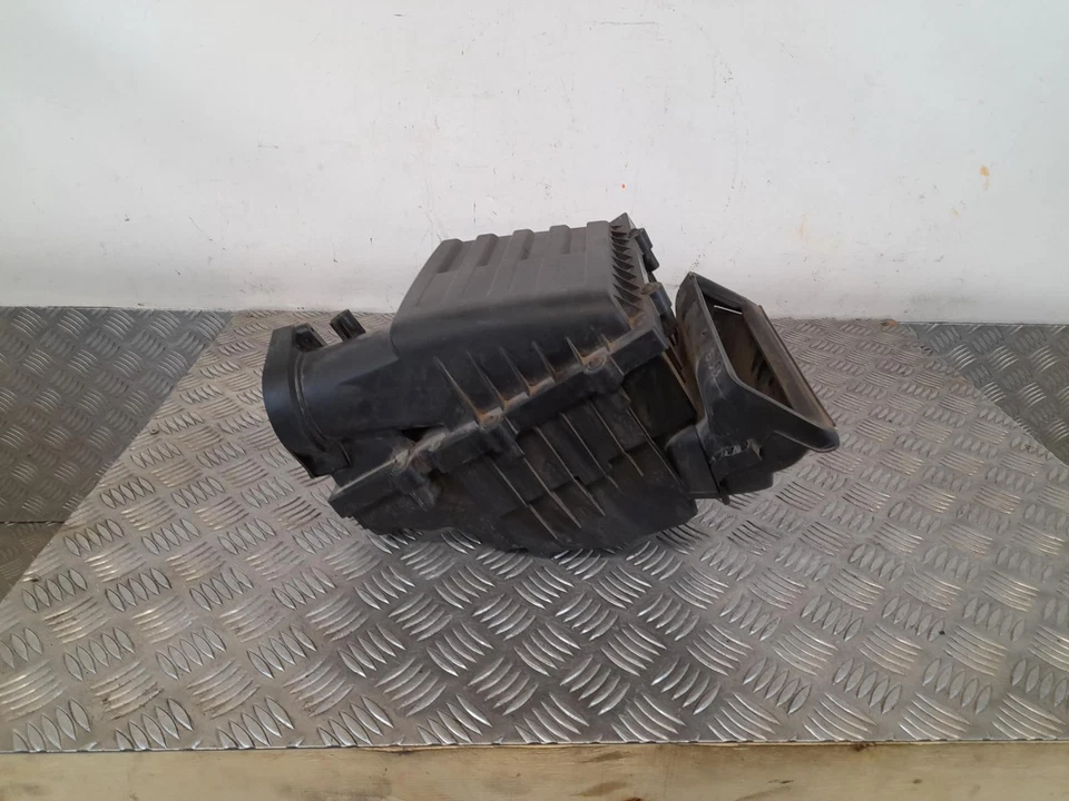 Conjunto de caja filtro de aire Audi A3 Mk3 2012-2020 5Q0129601AA Foto 3 de 4
