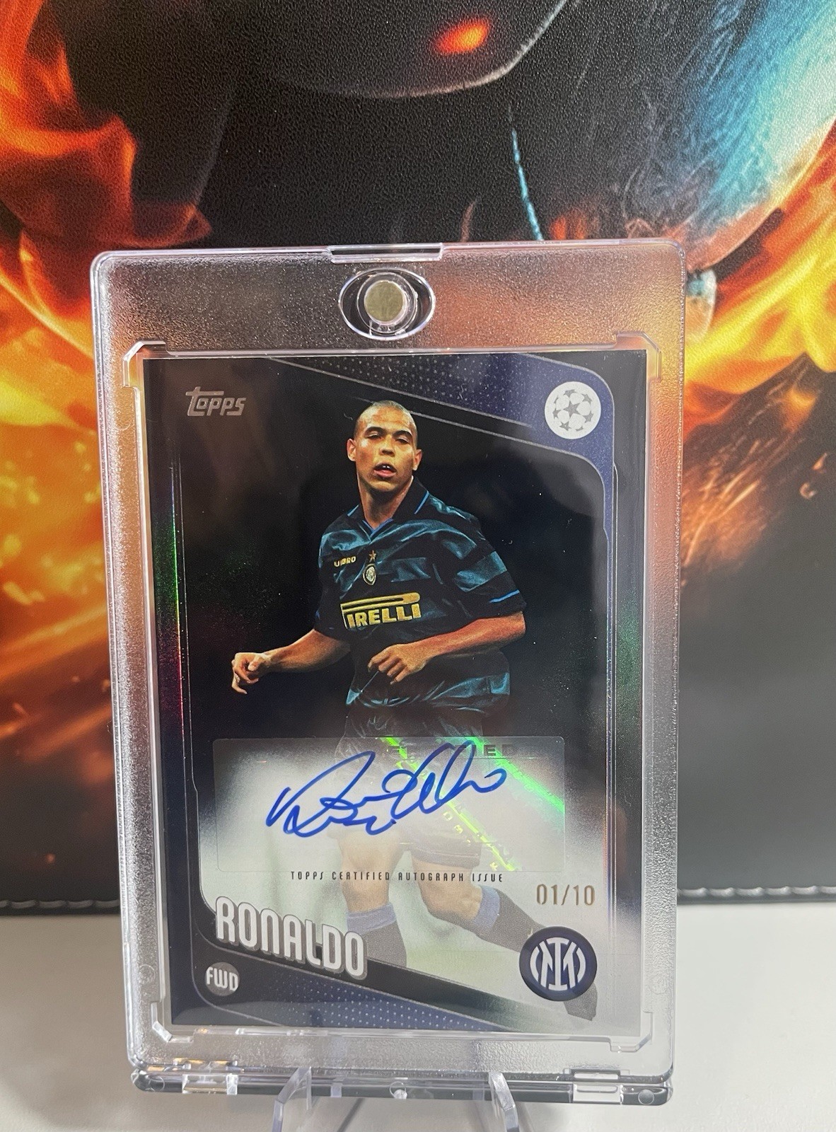 2025-26 Topps UEFA Club Competitions Inter Milan Ronaldo Auto Black Foil 01/10 view 3