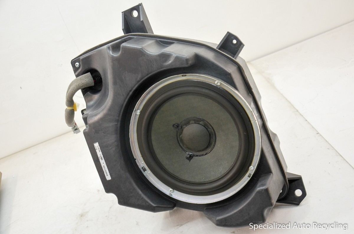 2010 Honda Pilot Quarter SubWoofer With Box Panasonic OEM #39120
