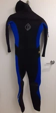 Men's LT Neil Pryde 7/6 MM Wetsuit & Men's L Harvey's Titanium 5MM Diving Gloves