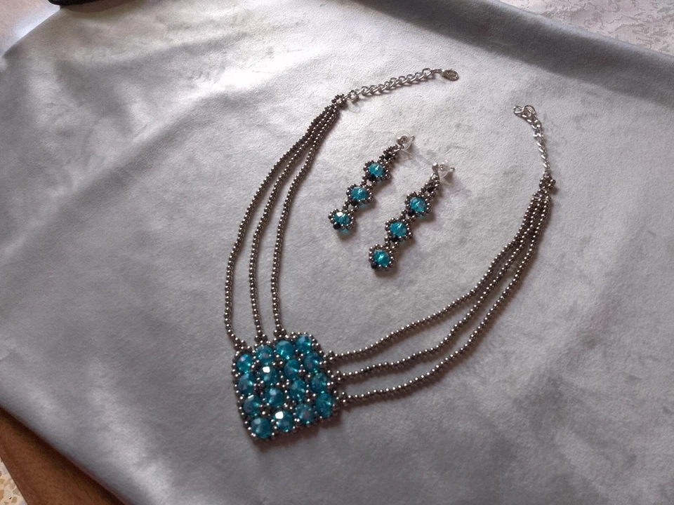 Collana Artigianale Con Orecchini Elegante Blu Ottone Cristallo Multifilo - Immagine 3 di 4