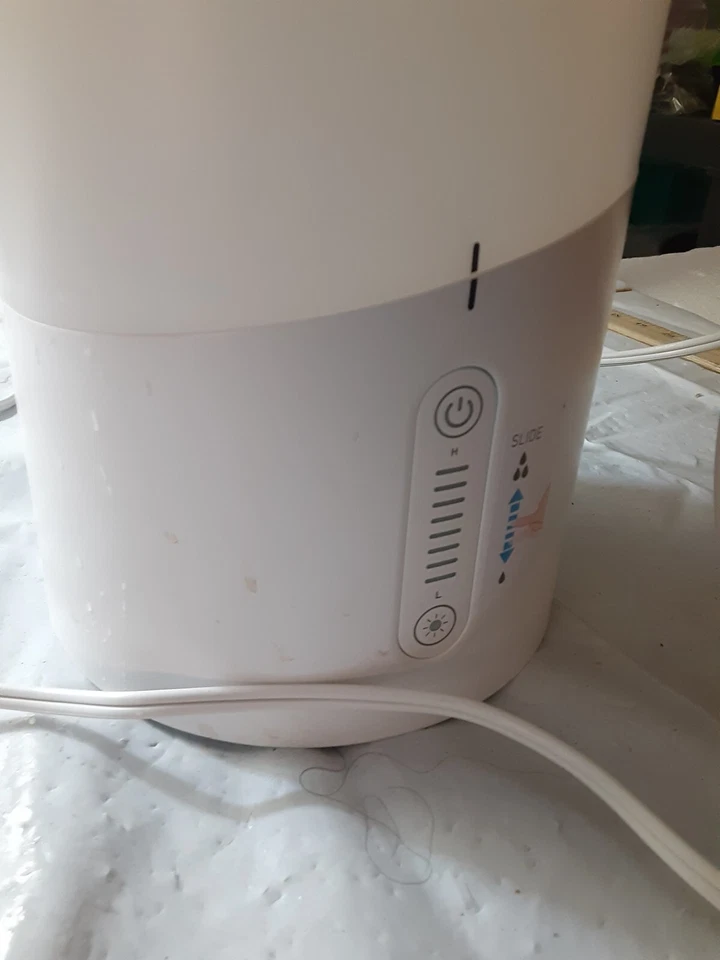 Humidificador ultrasónico redondo de niebla fría Mainstays con luces aromáticas HU00-19054 blanco Foto 4 de 4