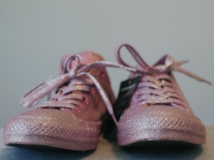 converse rosa de brillo