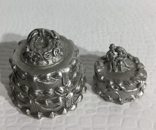 Two Piece Wedding Cake Luck Solid Pewter Thimble England UK Collectors Club VTG