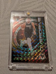 2022-23 Mosaic Basketball Overdrive Luka Doncic #9