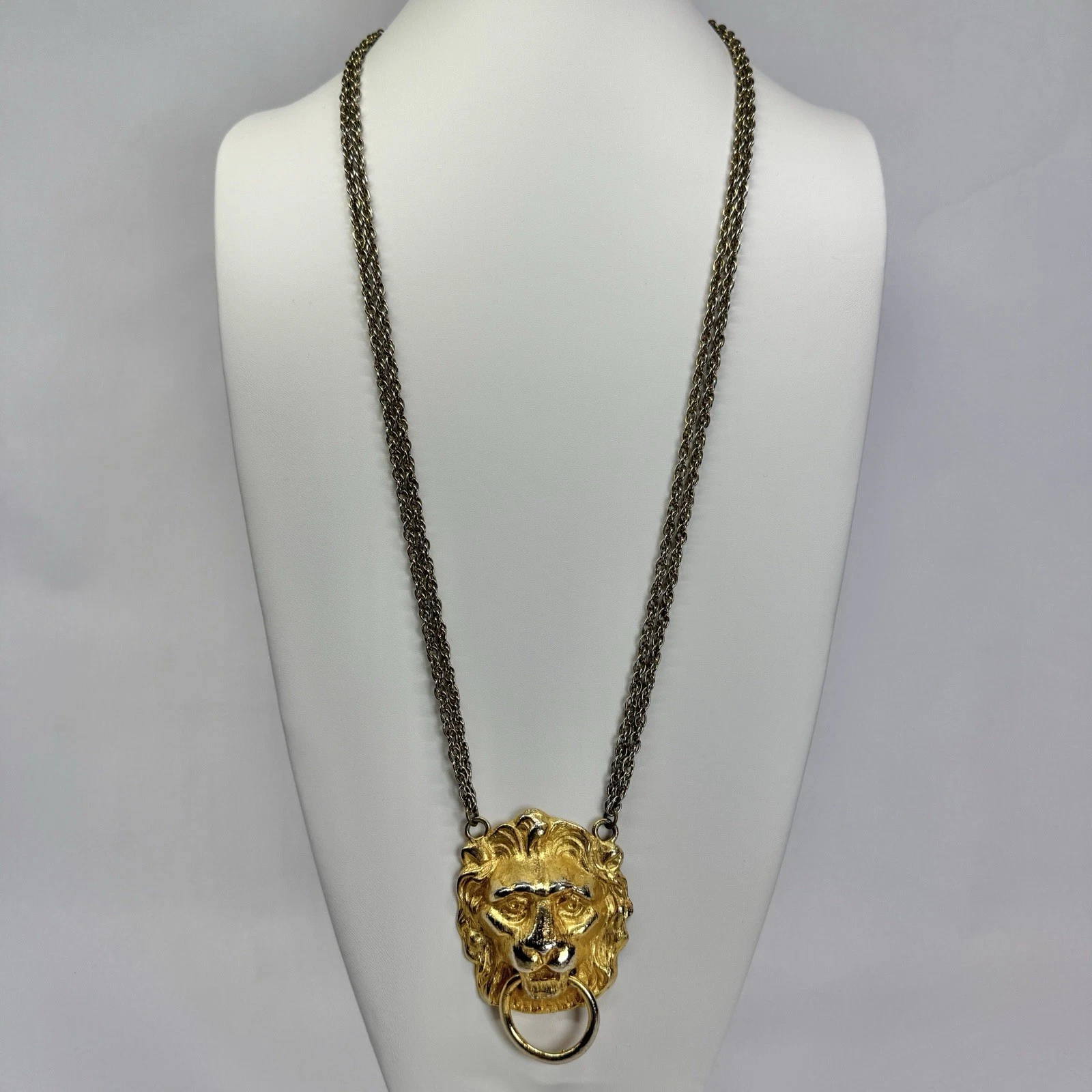 Elegant Lion Head Pendant Door Knocker Gold Tone Vintage Necklace Jewelry N191