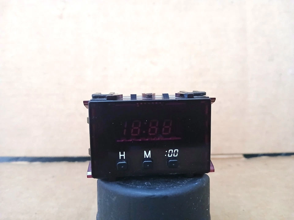 RELOJ DE TIEMPO DIGITAL TOYOTA 4RUNNER DASH 1996-2002 OEM Foto 3 de 4