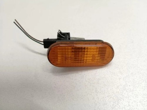 VW POLO 6N2 Kotflügelblinker vorne links 3A0949117A 1.30 Petrol 40kw 17802564