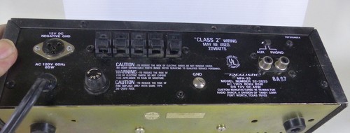 Amplificador mezclador PA realista MPA-25 20 vatios 240 VCA o 12 VCC fono auxiliar 2 x micrófono - Imagen 2 de 5