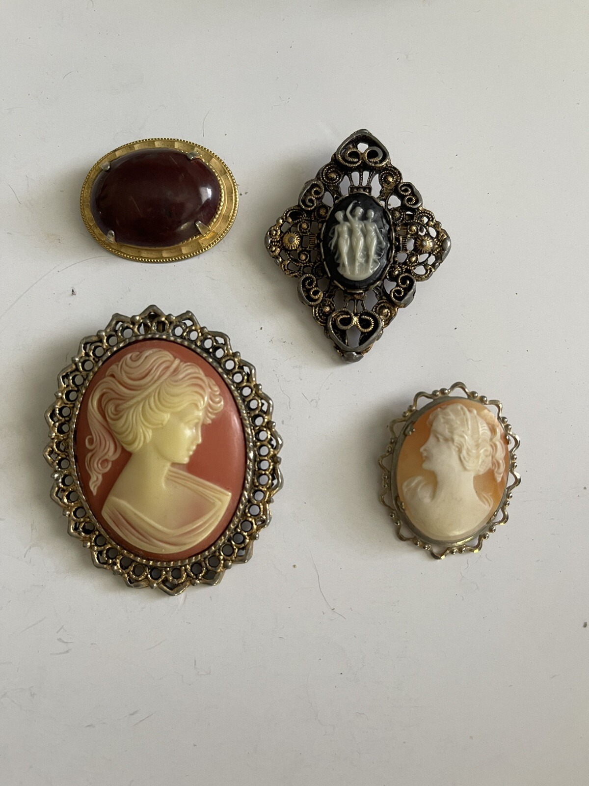 Vintage brooches. Two cameo, three graces Black Cameo… Gem