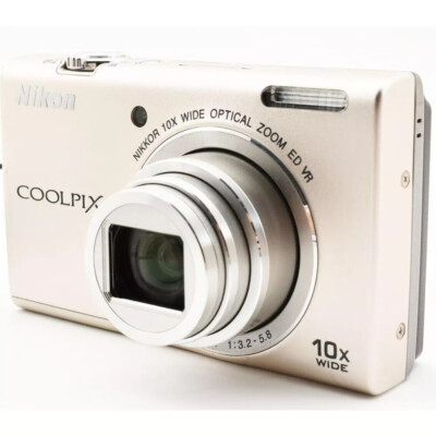 Nikon COOLPIX S6200 16.0MP Digital Camera 10 x Zoom w/SD Card