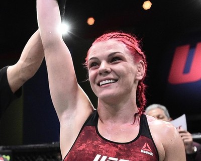 Gillian Robertson Unsigned 8x10 Photo #2 UFC MMA | eBay