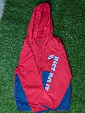 Boys size 6-7y Nike Red Hooded Full Zip Windb...