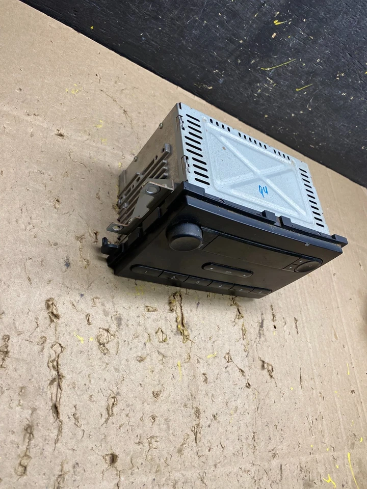 2008-2013 Ford E150 E250 E350 AM FM Radio Stereo Receiver OEM u5426 DG - Image 2 of 4