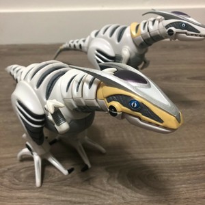 walking dinosaurs toys