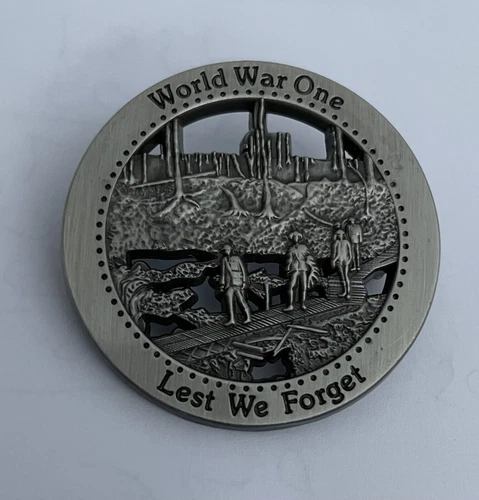 WW1 Lest We Forget RemembrancePoppy Pin Badge