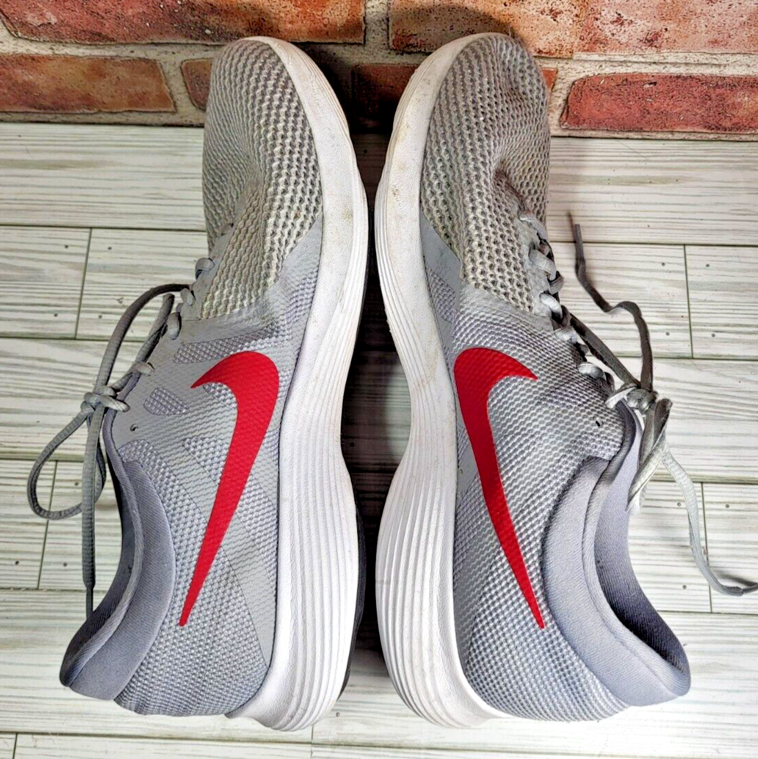 nike revolution 4 mens red