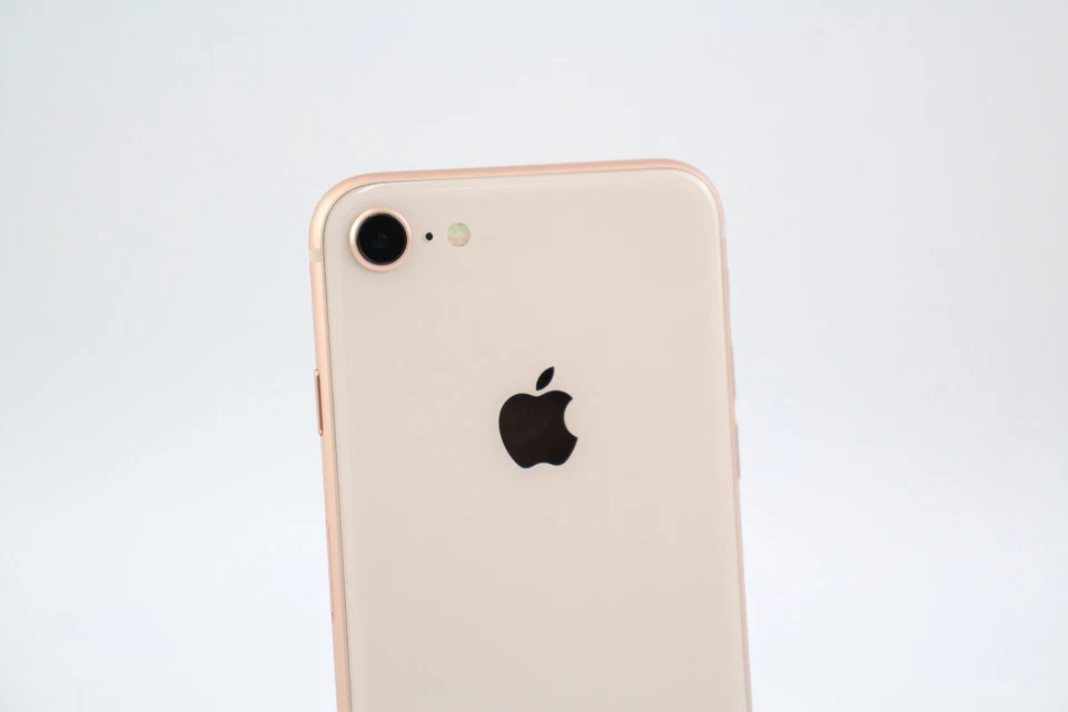 Apple iPhone 8 (Unlocked) A1905 64GB Gold Grade A Original Box - Image 4 of 4