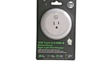Motion Sensor Night Light Wall Charger 1 Type-C + 1 USB-A F20