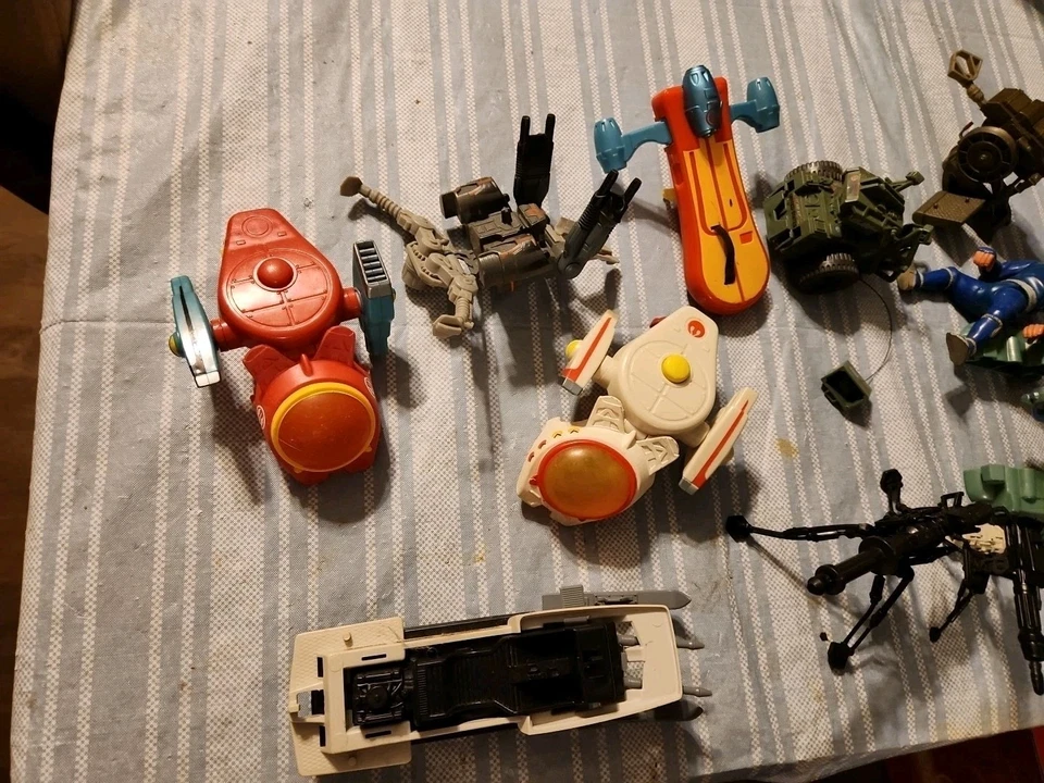 Gran Lote de Figuras, Piezas, Armas, Accesorios y Vehículos GI Joe Foto 2 de 4