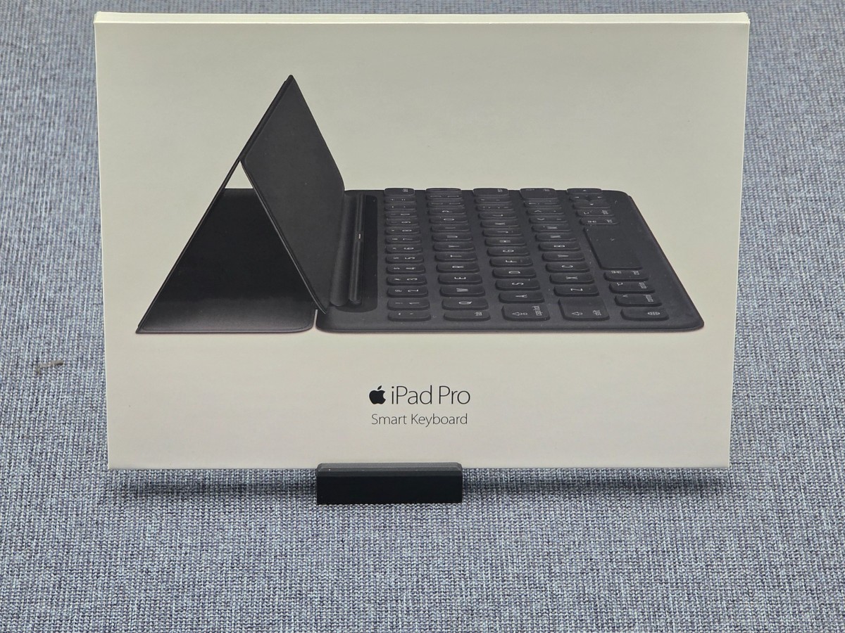 iPad pro 9.7インチ　32GB +smartkeyboard付き Apple Smart Keyboard for iPad Pro 9.7 inch - Black for sale