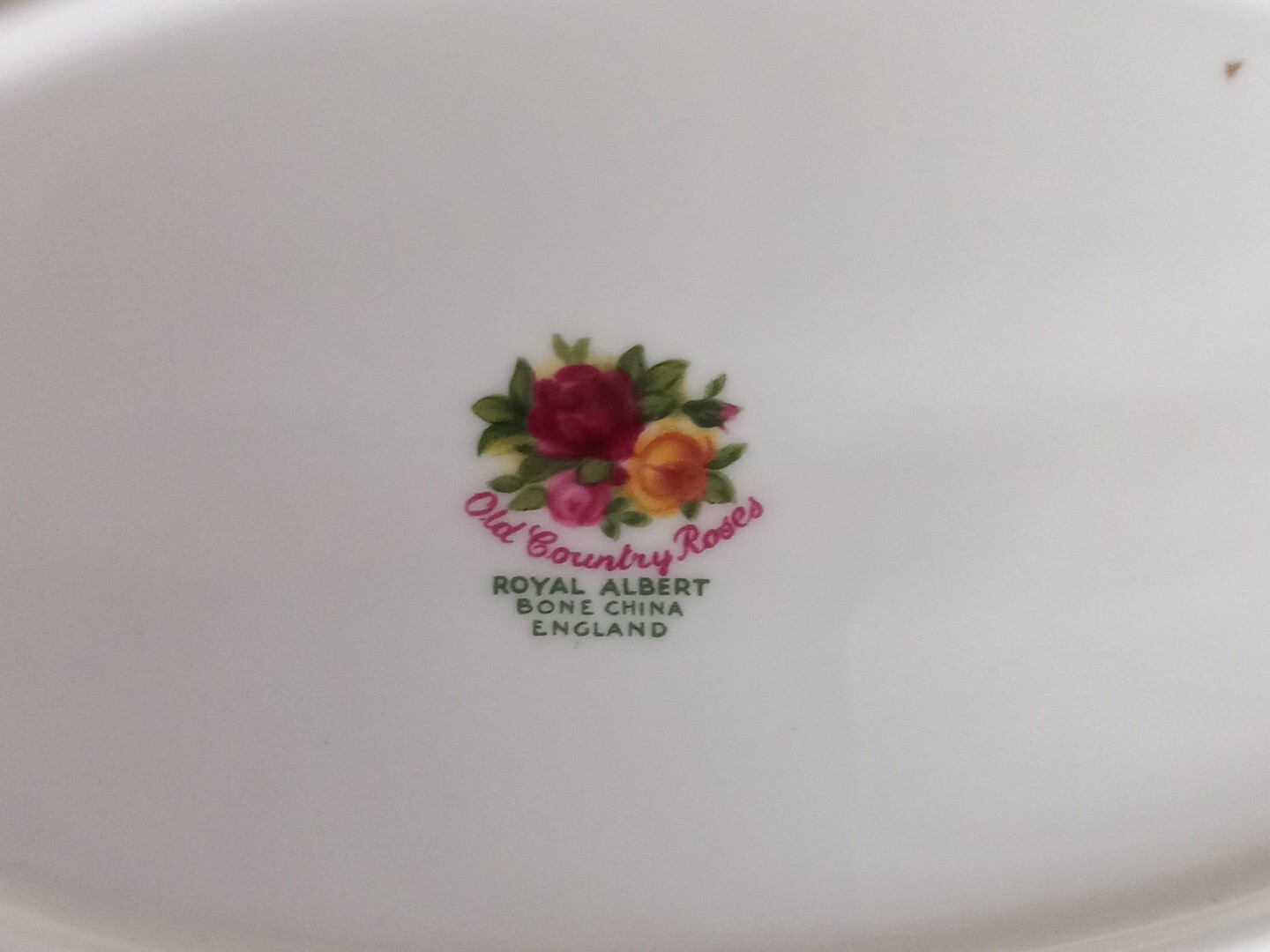 LARGE Royal Albert Old Country Roses Gravy Boat & 22cm Stand.Bone China