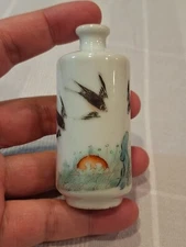 Antique Chinese Qing Dynasty Hand Painted Porcelain Snuff Bottle