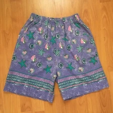 Vintage American Sportif Women’s All Over Seashell Print 90s Shorts Small